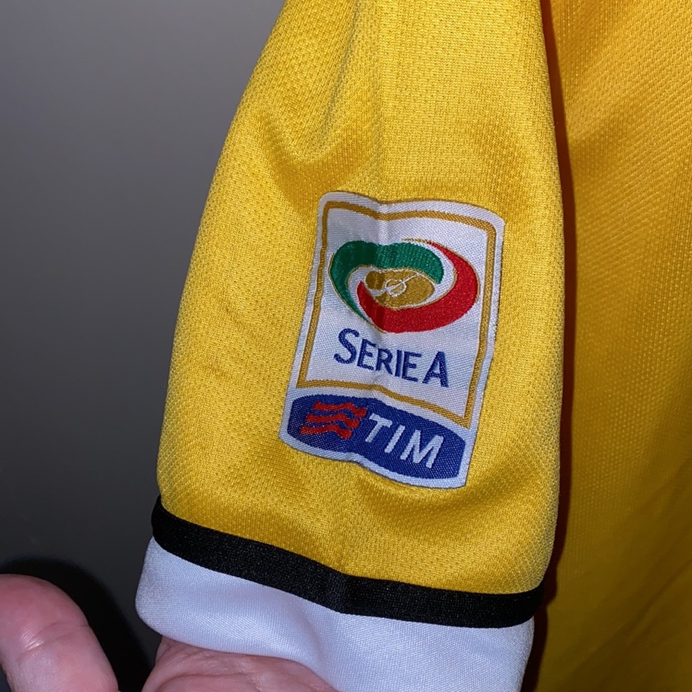 Hooter’s Juventus soccer jersey - Picture 4 of 5